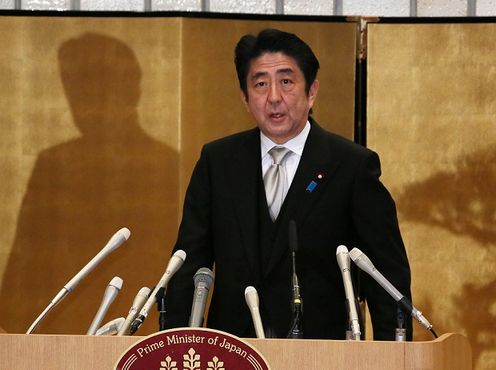 安倍总理举行了新年记者招待会。