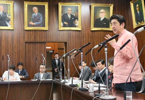 安倍总理出席了参议院经济产业委员会。