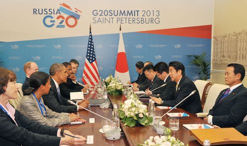 为了出席G20圣彼得堡峰会，安倍总理访问了俄罗斯连邦。