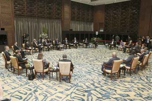 安倍总理出席了亚太经合组织(APEC)首脑会议等。