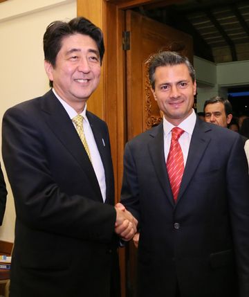 安倍总理出席了亚太经合组织（APEC）首脑会议等。