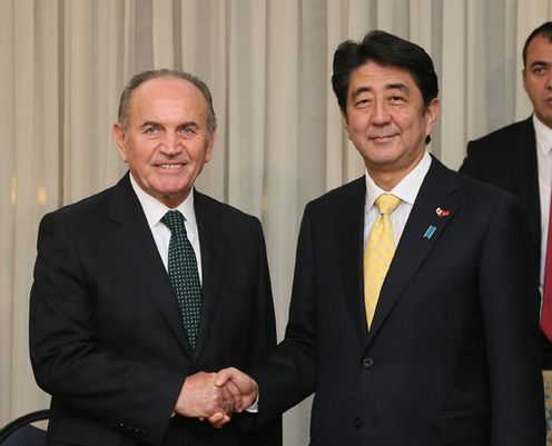 安倍总理访问了土耳其共和国。
