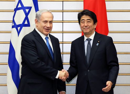 安倍总理在总理大臣官邸与以色列国总理本雅明•内塔尼亚胡举行了会谈等。