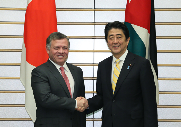 安倍总理在总理大臣官邸与约旦国王阿卜杜拉二世举行了会谈。