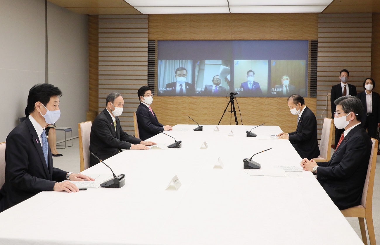有关每月例行经济报告等的相关阁僚会议