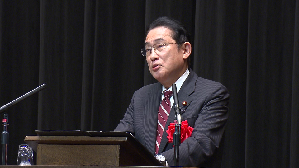 出席早稻田大学讲演会