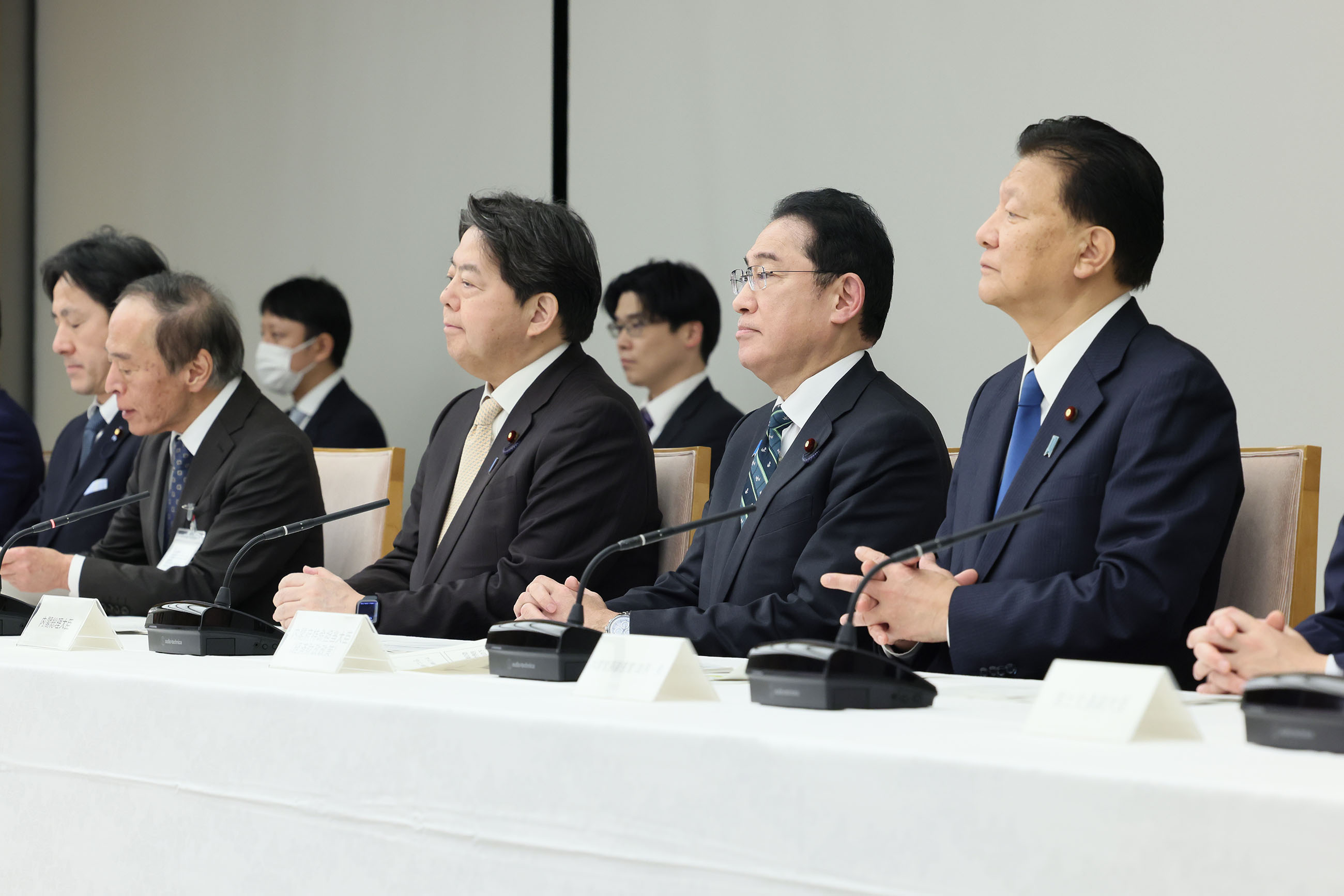 出席月例经济报告等相关阁僚会议