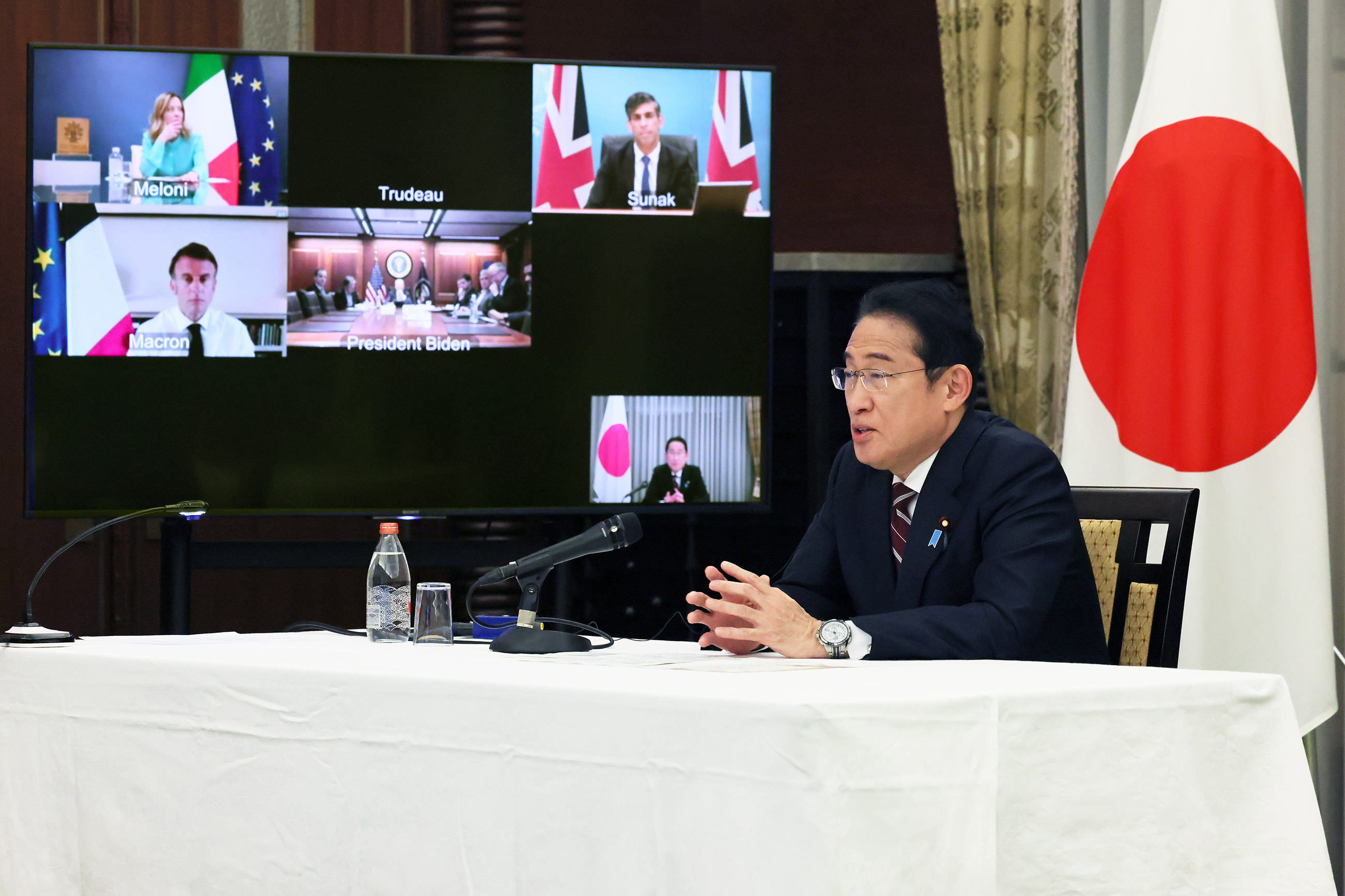 岸田首相出席会议