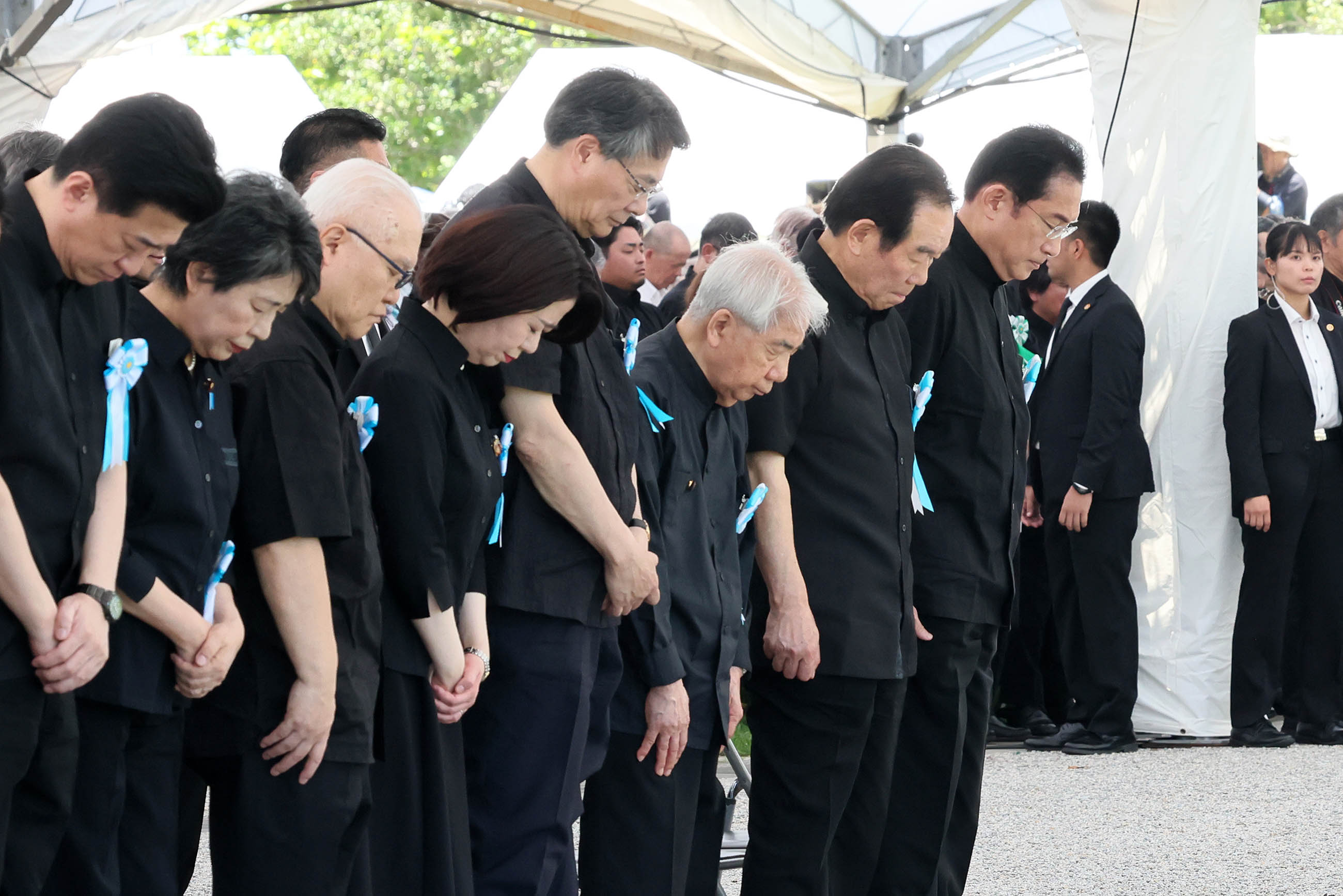 岸田首相在冲绳全体战殁者追悼仪式默祷1