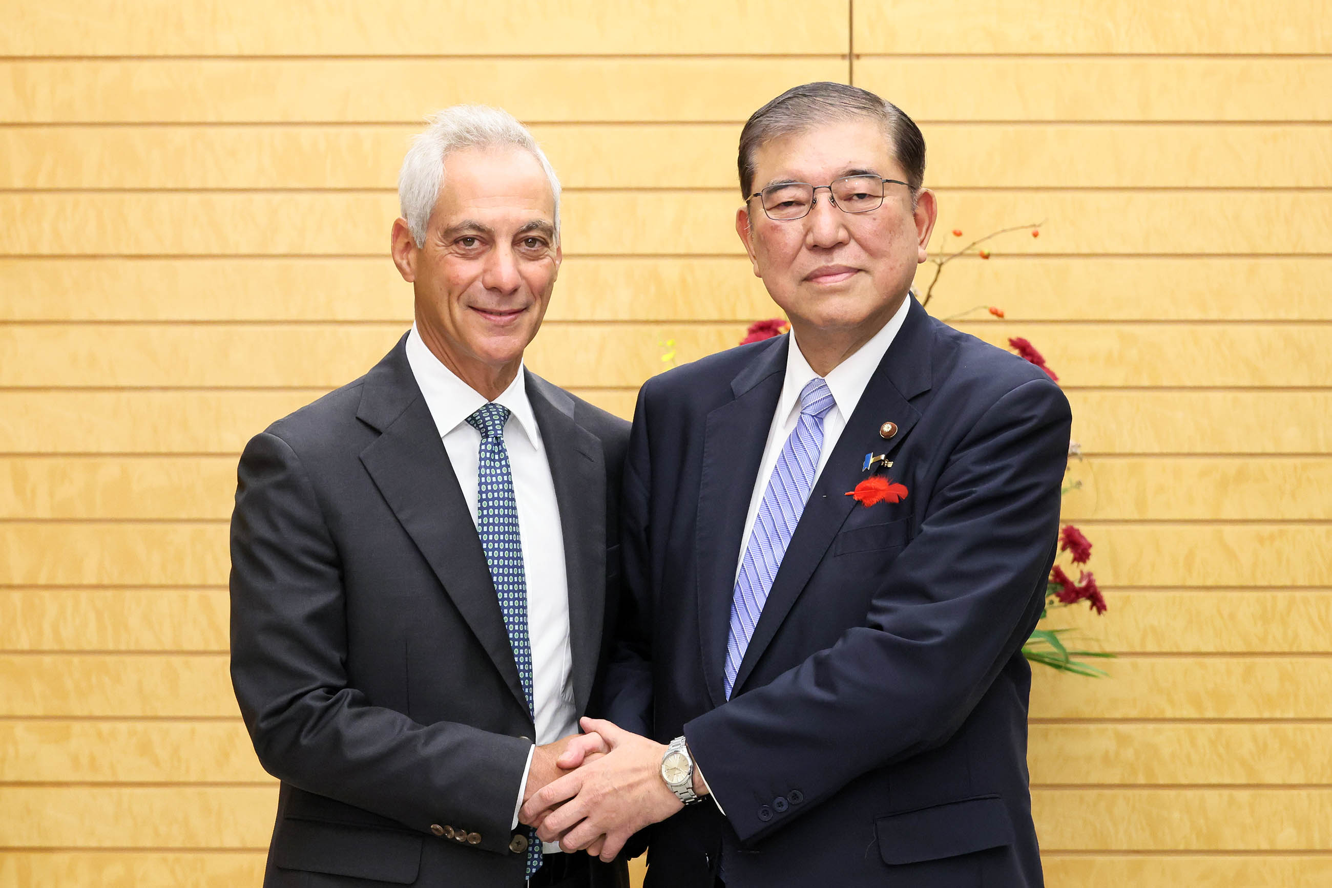 会见美国驻日大使伊曼纽尔