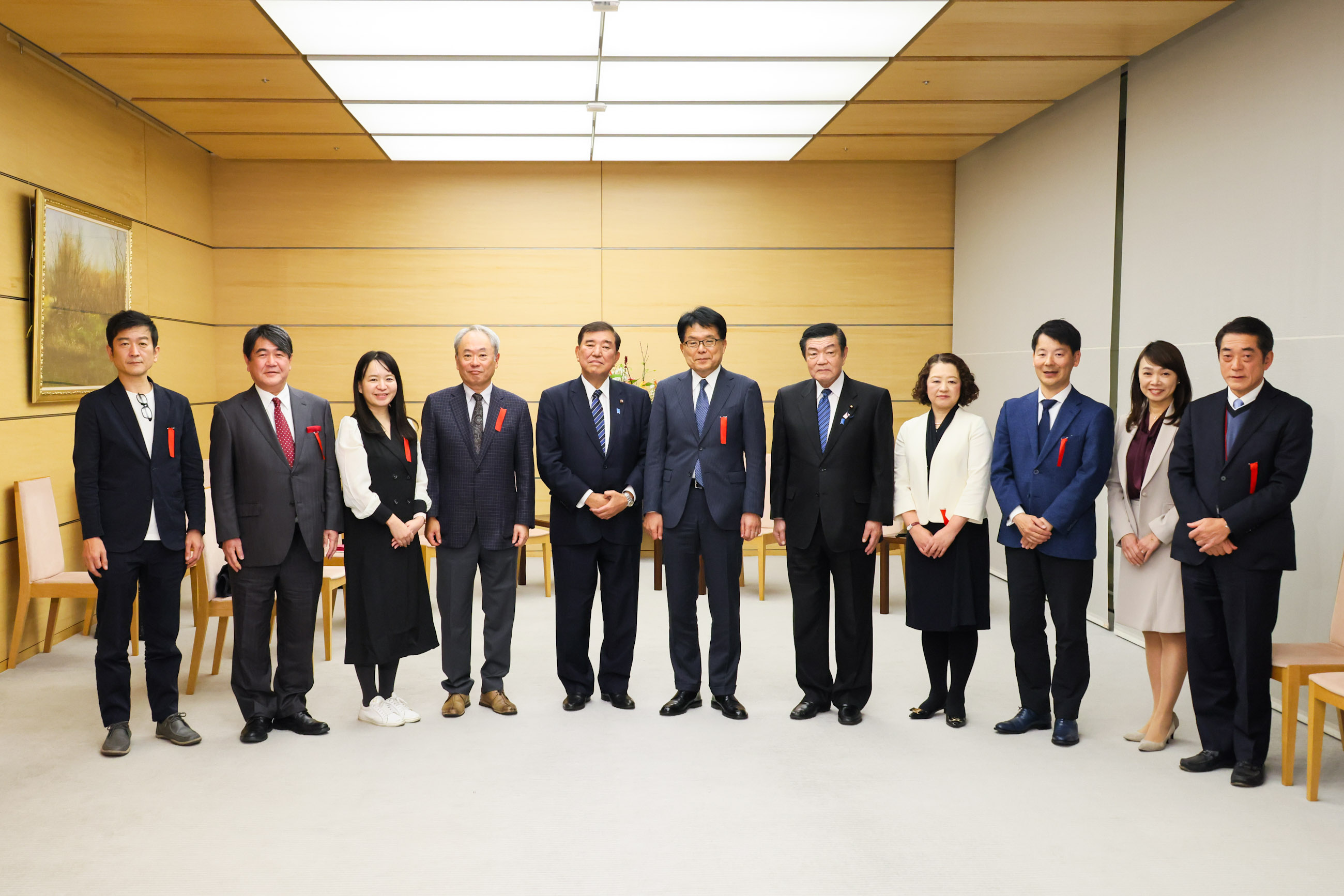 召开同“新地方经济与生活环境创生会议”专家成员的意见交流会