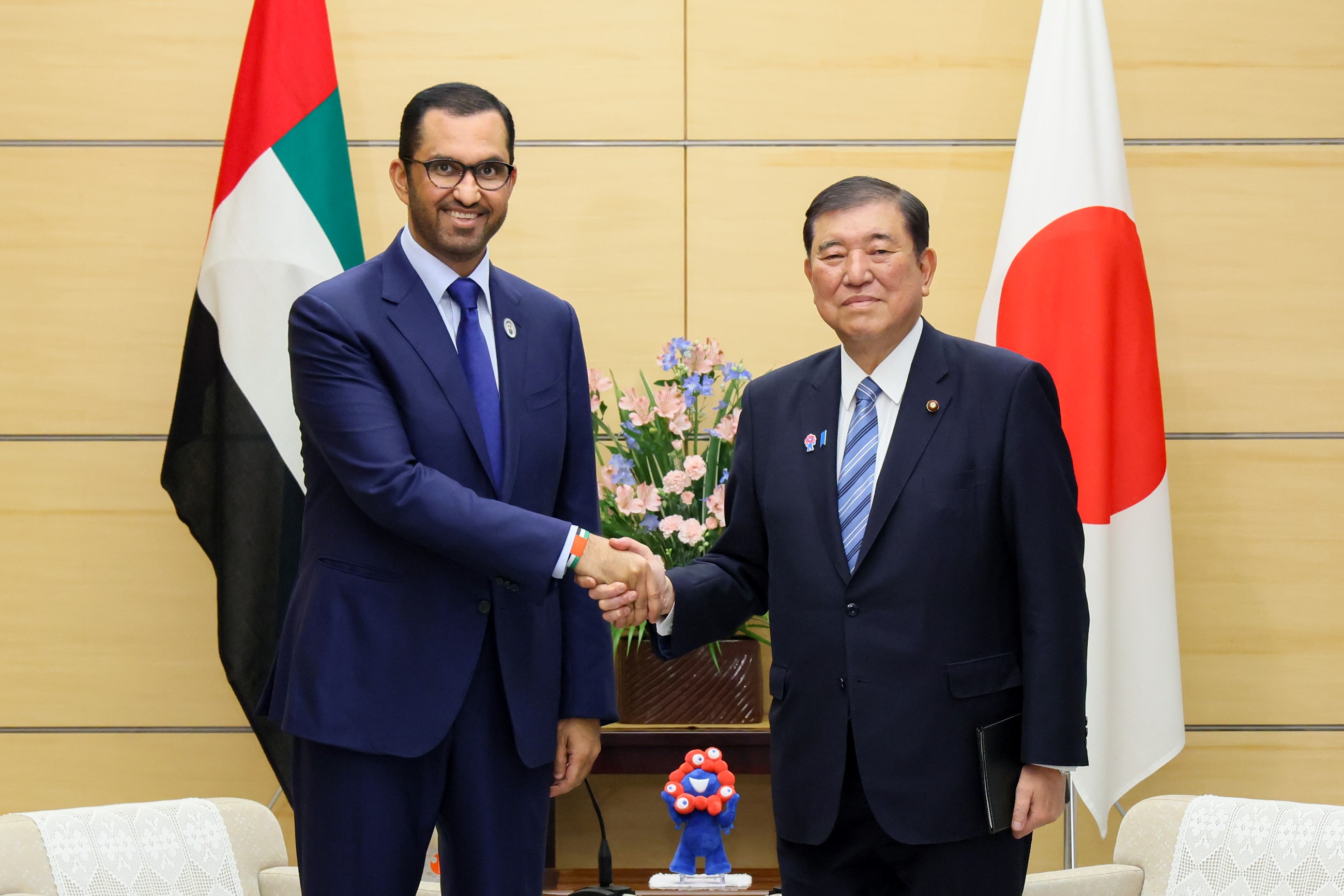 会见阿拉伯联合酋长国（UAE）工业与先进技术部部长兼日本事务特使贾比尔