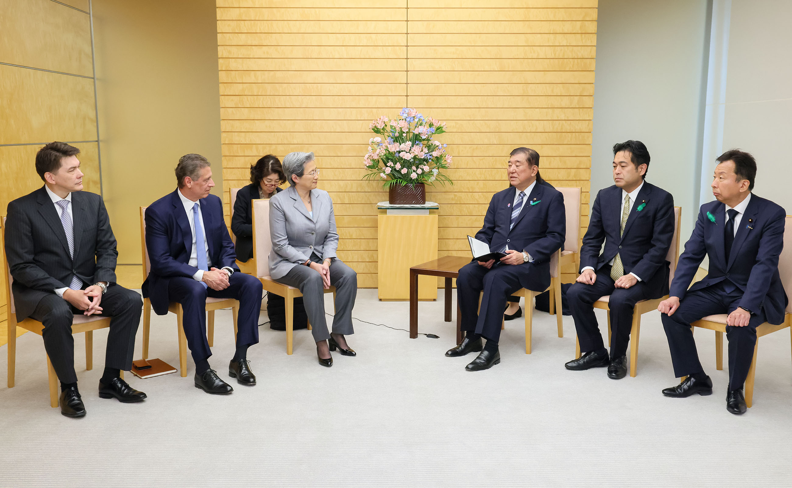 石破首相接受拜会3