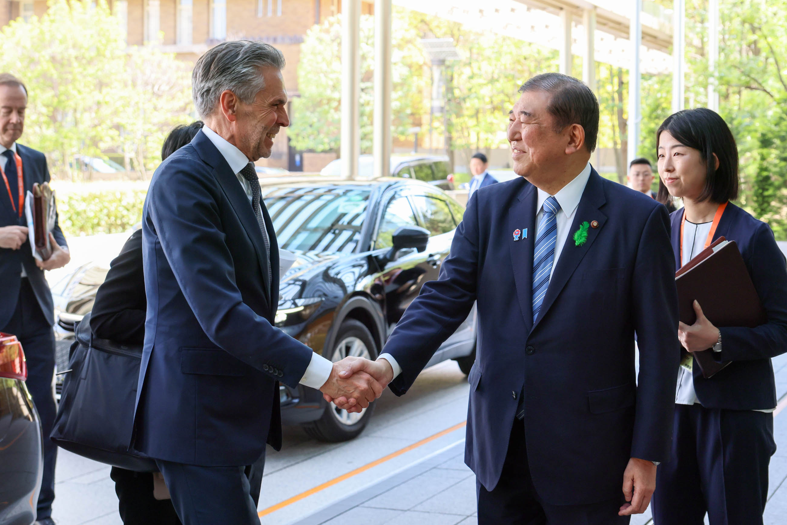 石破首相迎接迪克·斯霍夫首相1