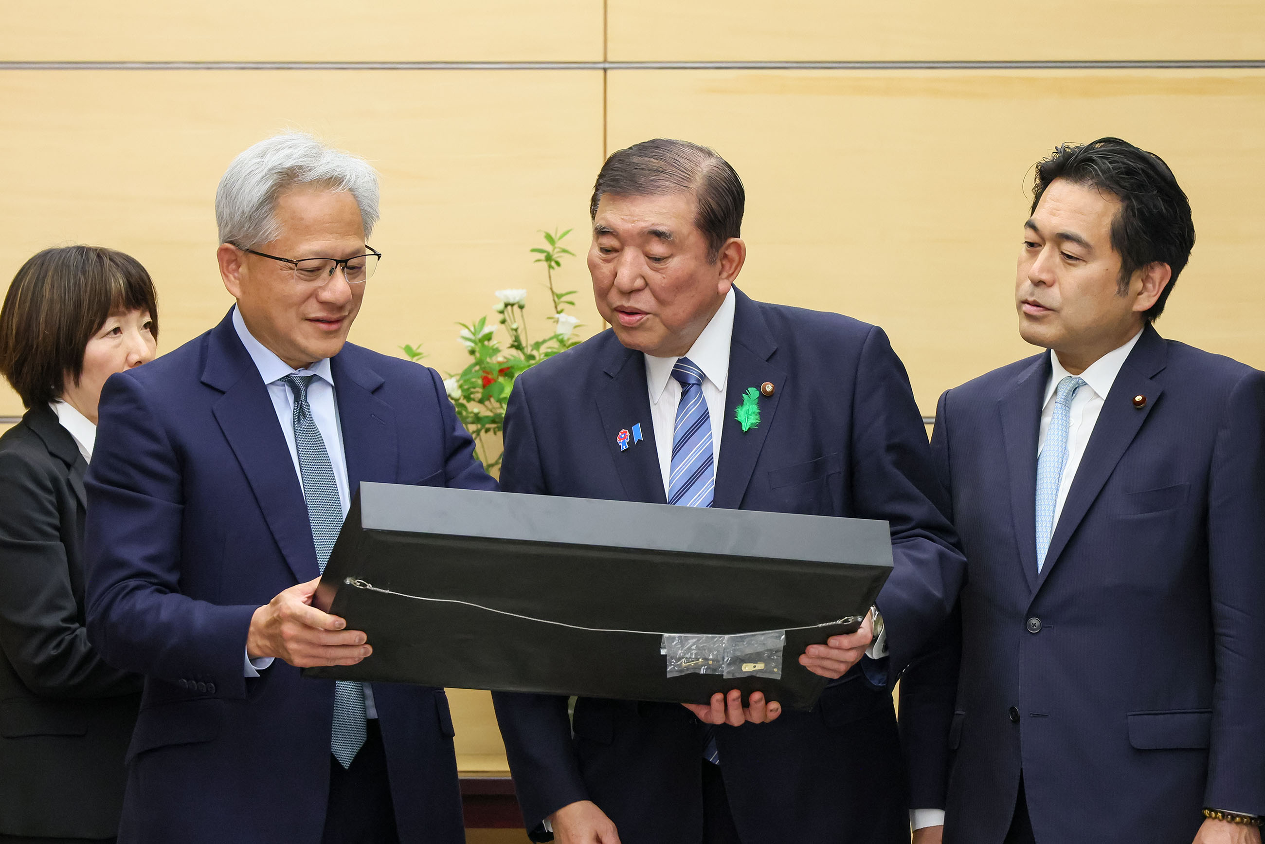 石破首相接受拜会2
