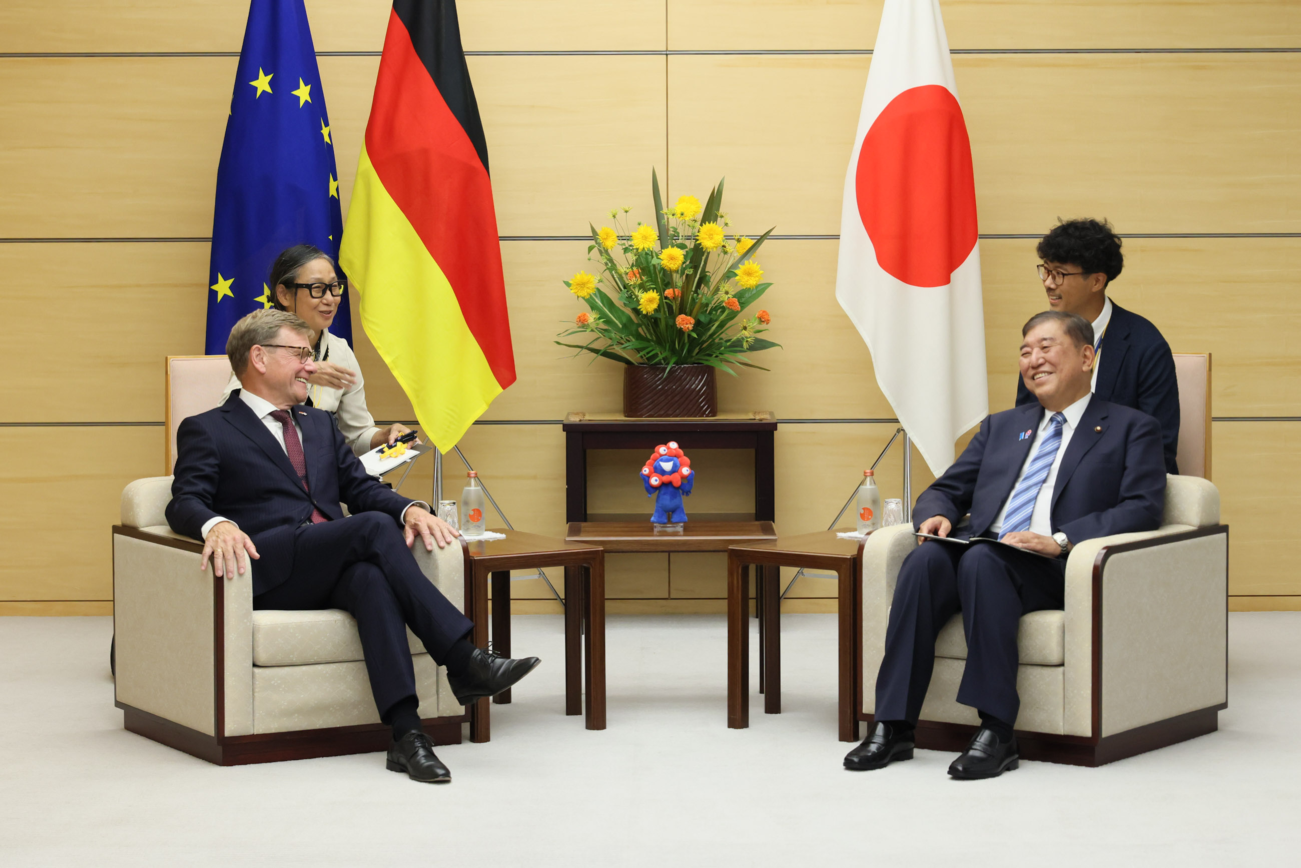 石破首相接受拜会4