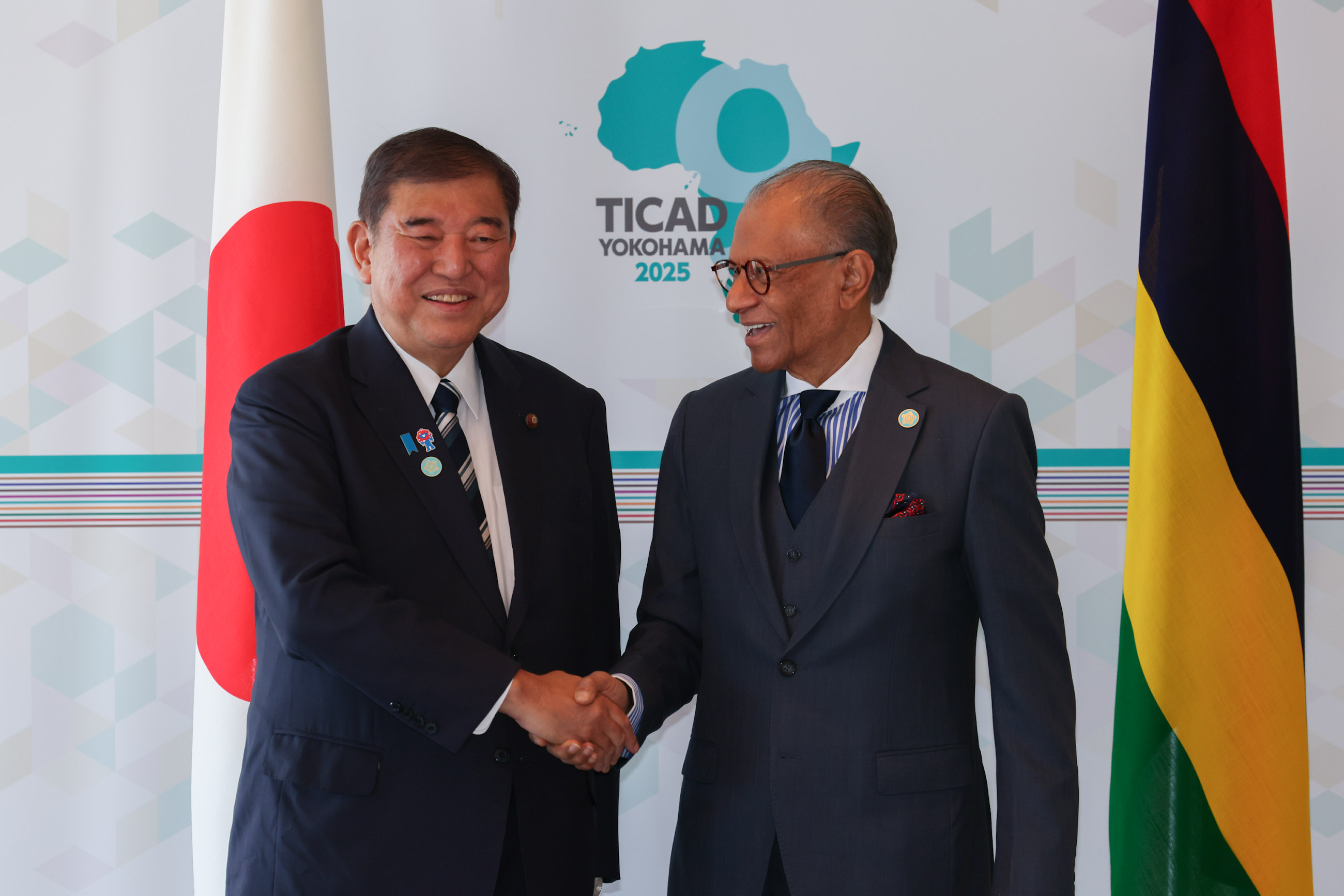 日本毛里求斯首脑会谈1