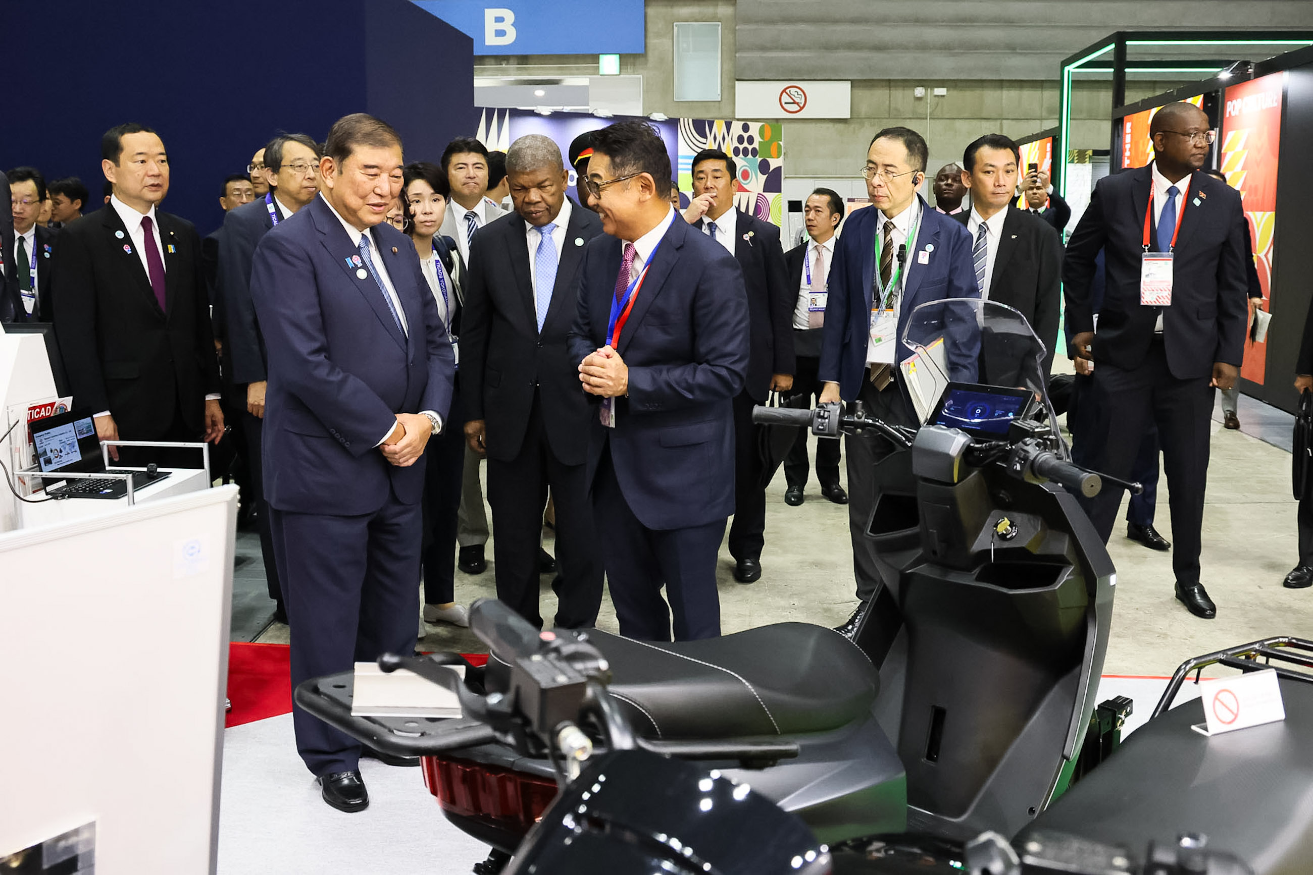 石破首相视察1