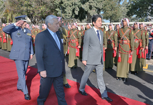 安倍总理访问了约旦哈希姆王国。