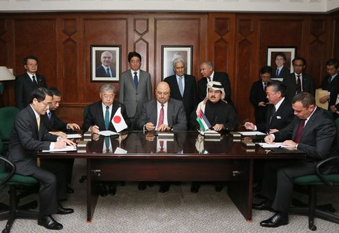 安倍总理访问了约旦哈希姆王国。