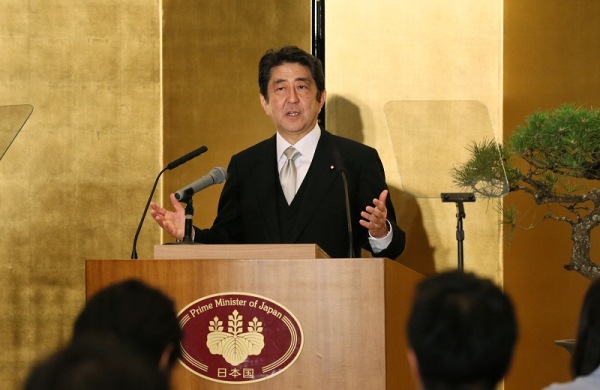 安倍总理在伊势神宫举行了新年记者招待会。