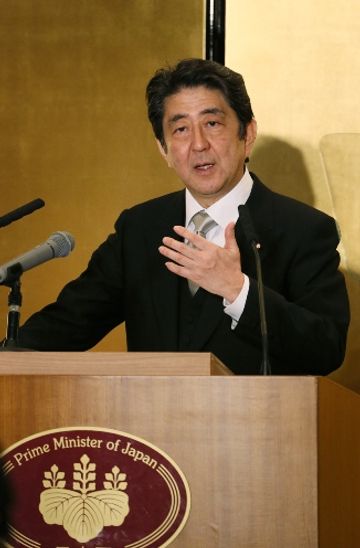 安倍总理在伊势神宫举行了新年记者招待会。