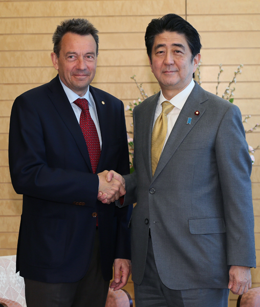 会见红十字国际委员会（ICRC）主席毛雷尔