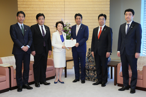 自由民主党“北朝鲜绑架问题对策本部”的要求
