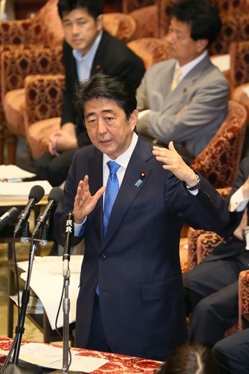 安倍总理出席了众议院有关我国及国际社会和平安全法制的特别委员会。