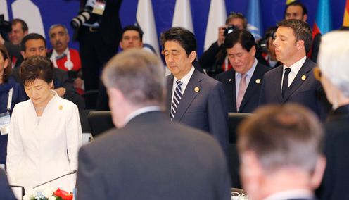 安倍总理为了出席G20（关于金融市场・世界经济的首脑会议）访问了土耳其共和国的安塔利亚。