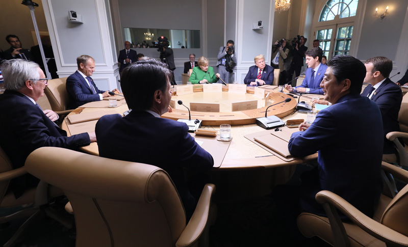 安倍总理参加工作会议3