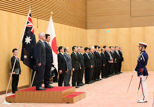 安倍总理与澳大利亚联邦总理马尔科姆·特恩布尔举行了首脑会谈等。