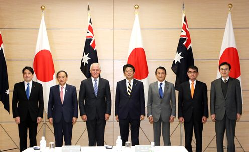 安倍总理与澳大利亚联邦总理马尔科姆·特恩布尔举行了首脑会谈等。