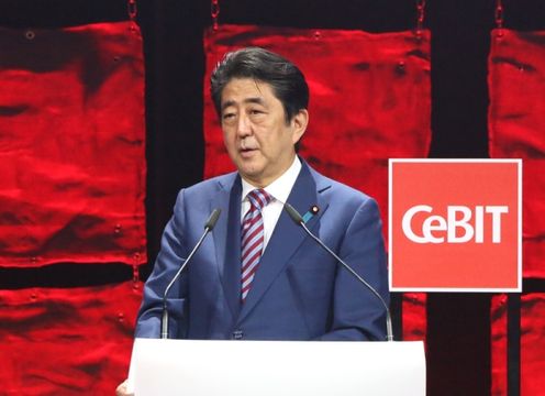 安倍总理访问了德意志联邦共和国的汉诺威。