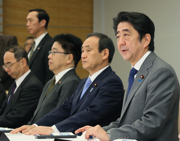 安倍总理在总理大臣官邸召开了“关于在叙利亚发生的威胁杀害日本人质事件的相关阁僚会议”。