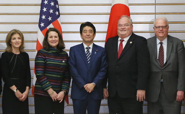 会见美国议会日本研究小组成员