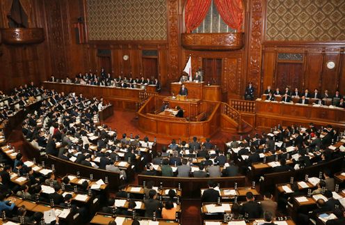 安倍总理出席了参议院全体会议以及众议院全体会议。