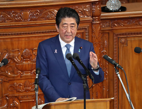 第195届国会安倍内阁总理大臣所信表明演说