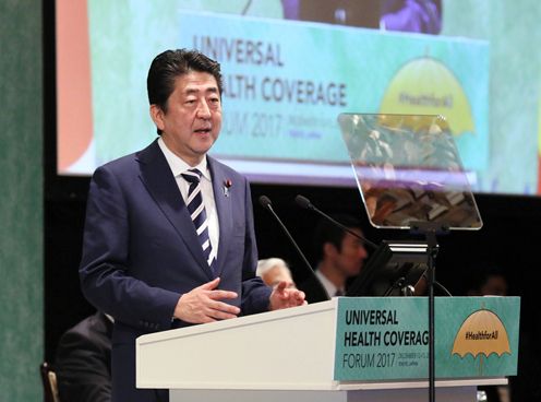 安倍总理出席了在东京都内举行的全民健康覆盖（UHC）论坛2017等。