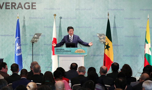 安倍总理出席了在东京都内举行的全民健康覆盖（UHC）论坛2017等。