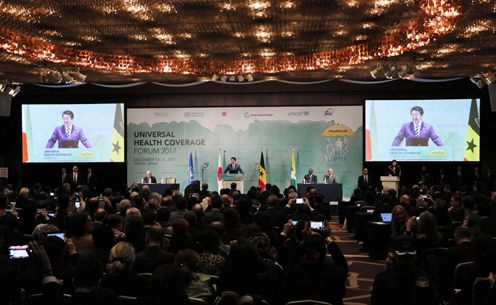 安倍总理出席了在东京都内举行的全民健康覆盖（UHC）论坛2017等。