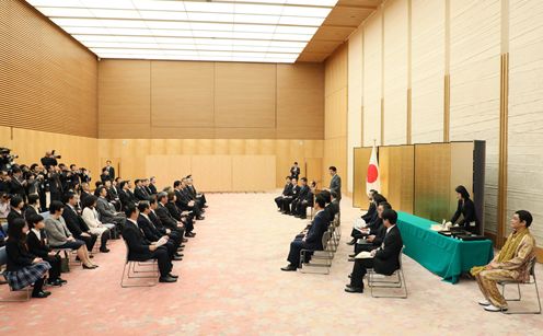 安倍总理在总理大臣官邸举行了第1届日本可持续发展目标（SDGs）奖表彰仪式。