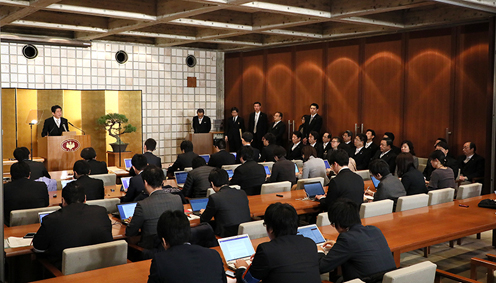 安倍总理在伊势神宫举行了新年记者招待会。