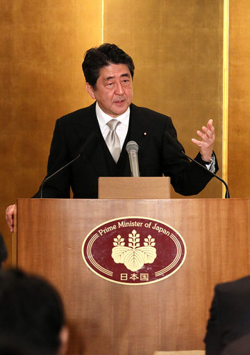安倍总理在伊势神宫举行了新年记者招待会。