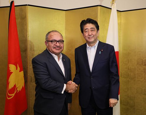 安倍总理出席了在福岛县磐城市举行的第8届太平洋岛国峰会（PALM8）。