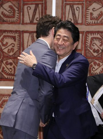 安倍总理出席了亚太经合组织（APEC）领导人会议等。