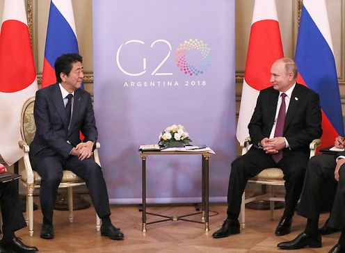 安倍总理为了出席G20布宜诺斯艾利斯峰会等访问了阿根廷共和国。