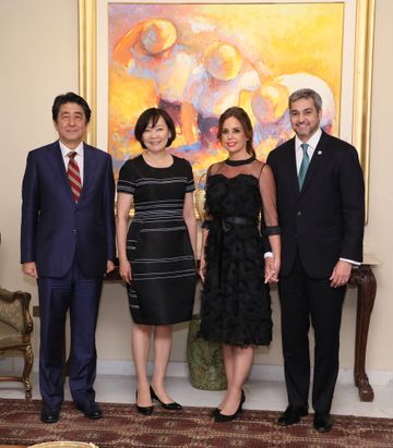 安倍总理访问了巴拉圭共和国的亚松森。
