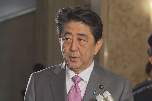 安倍总理在国会内举行了关于2019年度预算的记者会。
