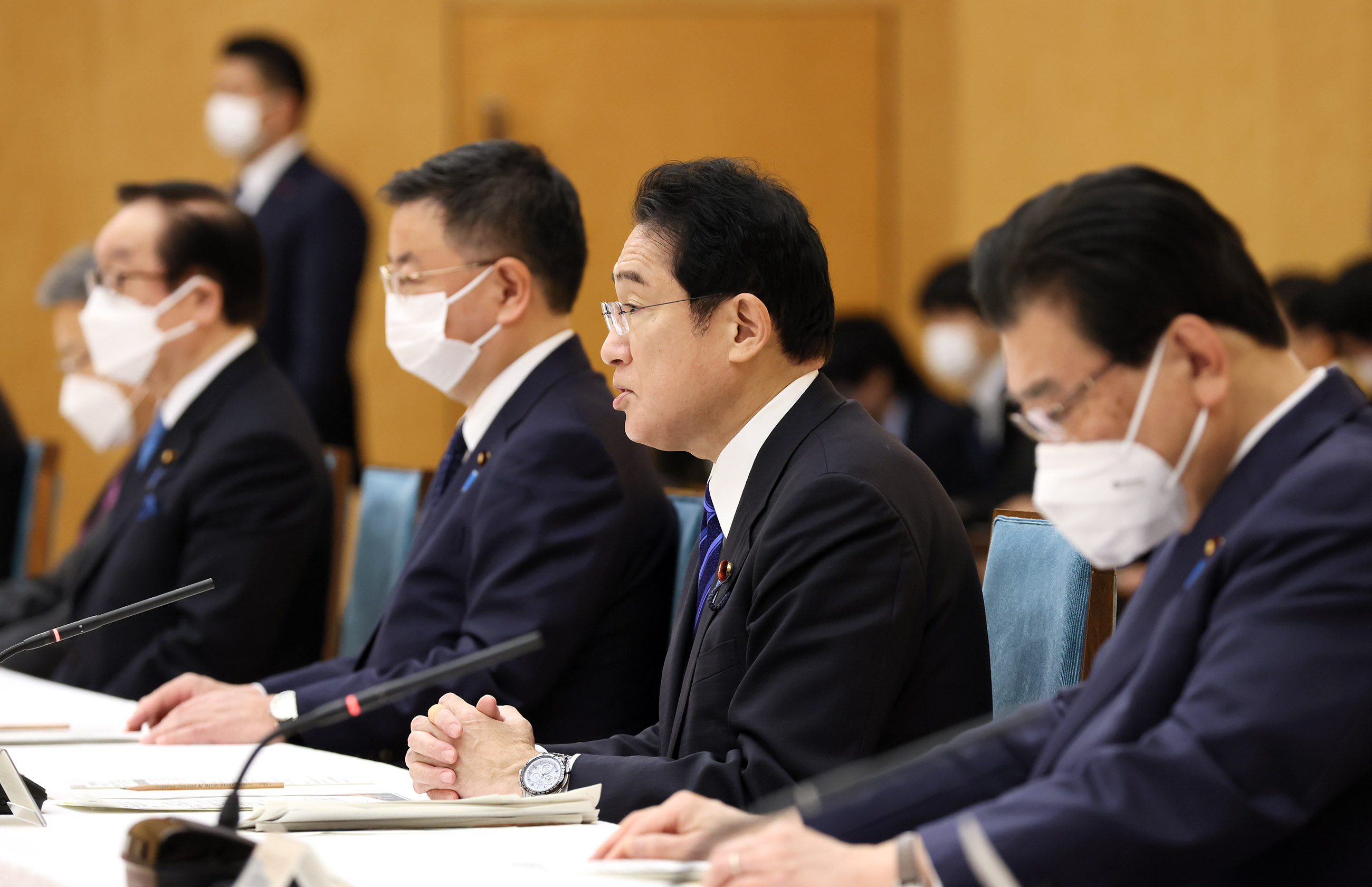 召开物价・工资・生活综合对策本部会议